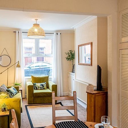 2 Bed, Up To 6 Guests Near Chester City Centre Zewnętrze zdjęcie