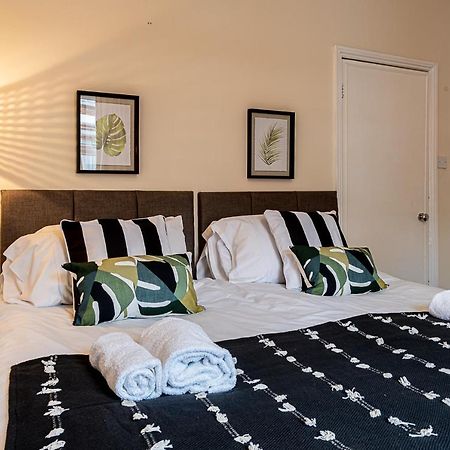 2 Bed, Up To 6 Guests Near Chester City Centre Zewnętrze zdjęcie